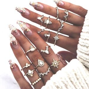 **TAYAH* 16-Pc Gold Star Design Fashion Ring Set
